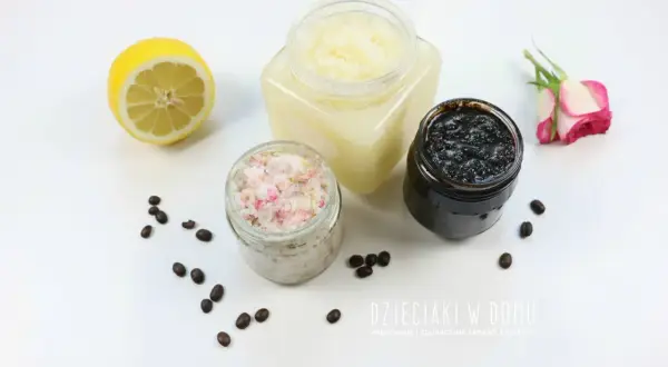 Peeling cukrowy DIY: Przepisy na gładką skórę. Zrób to sama!