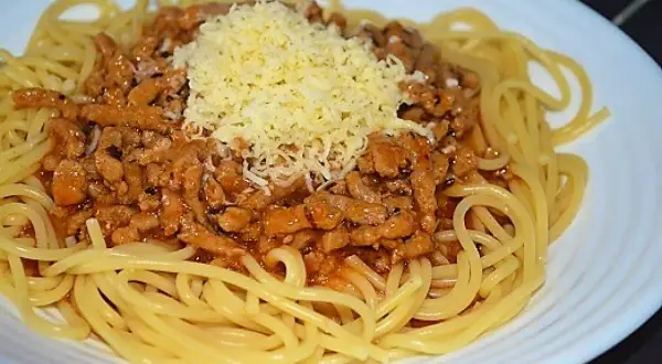 Prosty przepis na spaghetti bolognese dla dzieci, który pokochają maluchy