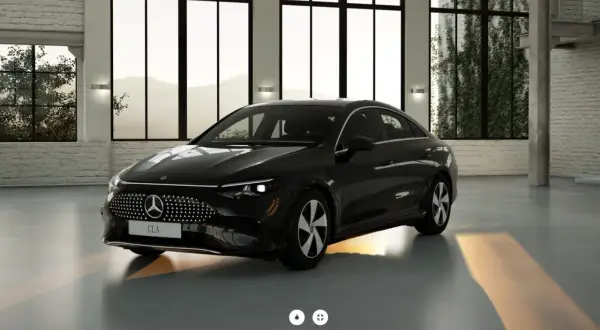 Elegancki, czarny Mercedes CLA w nowoczesnym wnętrzu. Poznaj jego **mercedes cla dane techniczne** i poczuj moc.