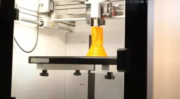 Jak zacząć druk 3D: wybór drukarki i materiałów dla początkujących