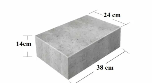 Szary bloczek betonowy z widocznymi wymiarami: 38 cm długości, 24 cm szerokości i 14 cm wysokości.