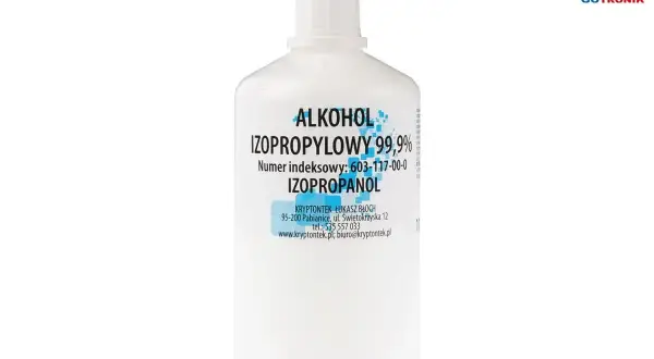 Biała butelka z etykietą zawierającą alkohol izopropylowy 99,9% (izopropanol) do czyszczenia elektroniki.