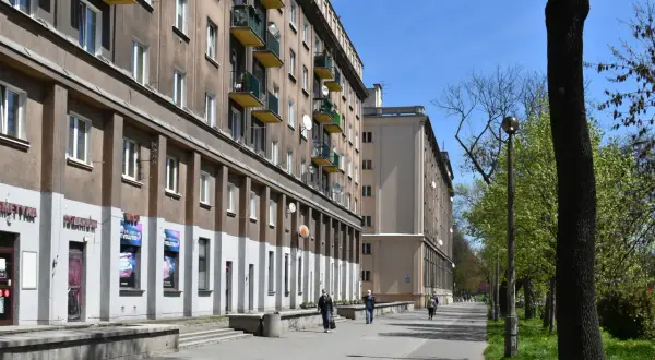 Osiedle Szkolne Kraków: Jak dojechać? Wszystkie opcje!