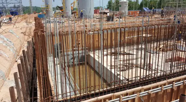Fundamenty domu: Cena betonu, transport, pompa. Uniknij pułapek!