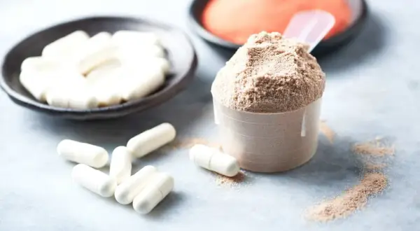 Integratori per lo sport: capsule e polvere. Scopri quando assumere la beta alanina per massimizzare i tuoi allenamenti.