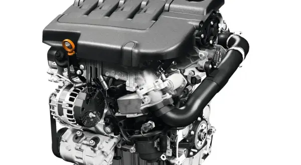 Silnik 2.0 TDI z turbosprężarką i elementami osprzętu, gotowy do pracy.