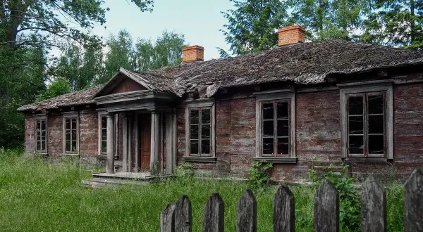 Skansen Nowa Sucha: Filmowa magia i realia. Przewodnik przed wizytą
