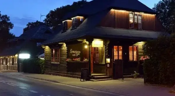 Kazimierz Dolny gdzie zjeść? Odkryj najlepsze restauracje i smaki