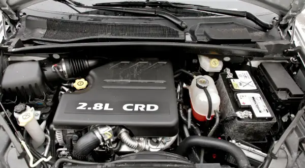 Silnik 2.8 CRD w Jeepie: Wady, zalety i czy warto go kupić?