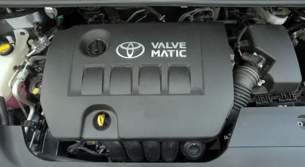 Silnik Valvematic w Toyota Verso 1.8 benzyna. Czysty i zadbany, gotowy do jazdy.