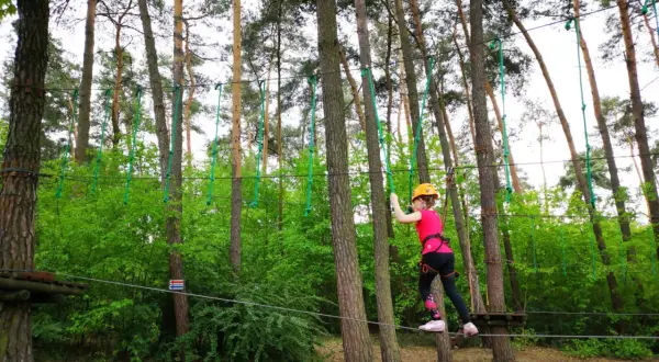 Park linowy Otwock: Józefów cennik, trasy i porady dla rodzin