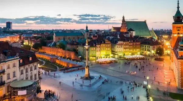 Ile trwa lot z Holandii do Polski? Sprawdź, co wpływa na czas podróży