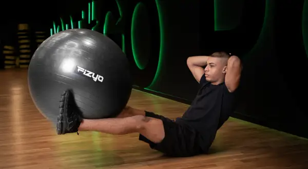 Jak połączyć crossfit z siłownią i uniknąć przetrenowania?