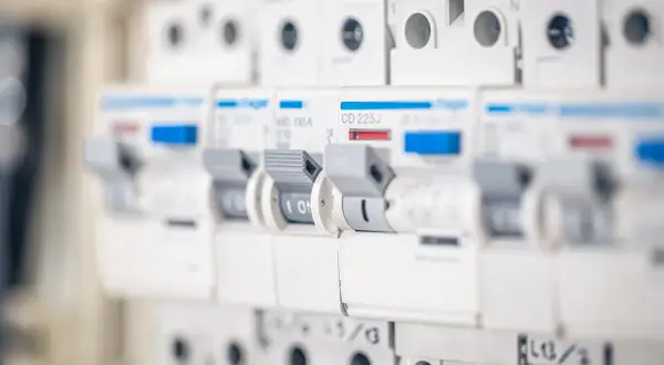 Bezpiecznik B16 jakie obciążenie - uniknij niebezpieczeństw w instalacji