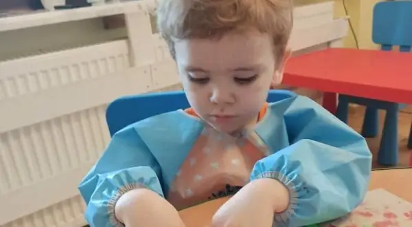 Ile godzin dziecko z autyzmem w przedszkolu powinno spędzać?