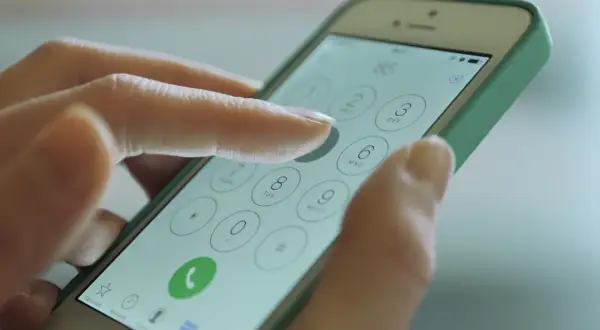 Jak zastrzec numer na iPhone i ukryć swoją prywatność podczas rozmów