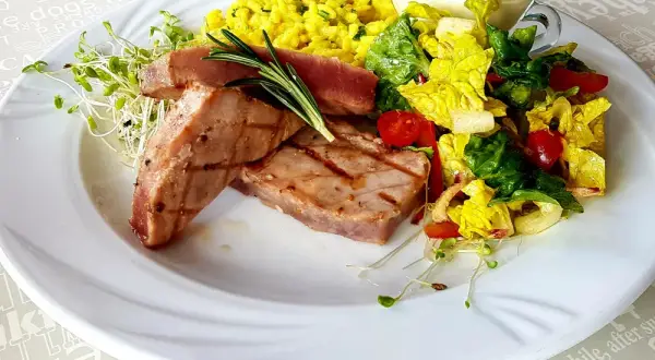 Jarosławiec gdzie zjeść? Odkryj najlepsze restauracje z rybami