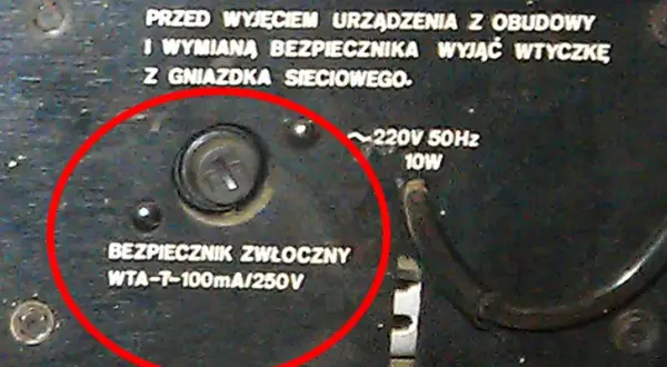 Gdzie jest bezpiecznik w telewizorze? Oto lokalizacja, którą musisz znać