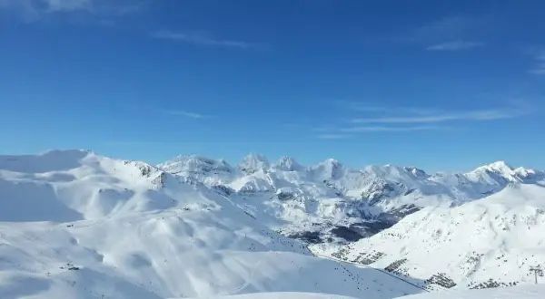 Las mejores pistas de esquí en Huesca para todos los niveles