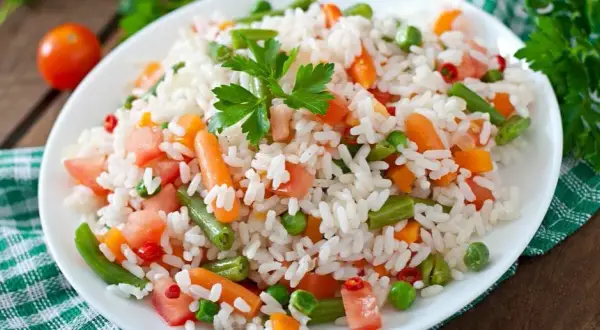 Salade de riz calories : combien de calories et astuces santé ?