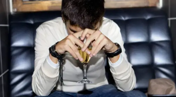 Jak postępować z alkoholikiem w rodzinie i nie stracić siebie