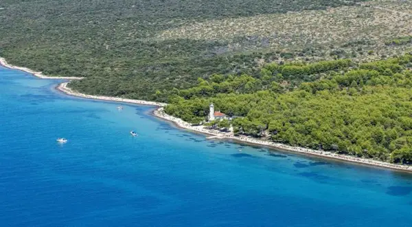 Vir Chorwacja: Atrakcje, plaże i sekrety wyspy. Twój przewodnik