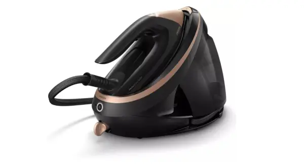 Elegancka stacja parowa Philips PerfectCare 9000, lider rankingu stacji parowych, w kolorze czarnym ze złotymi detalami.