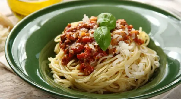 Jak naprawić spaghetti bolognese z Knorr Fix i zaskoczyć gości