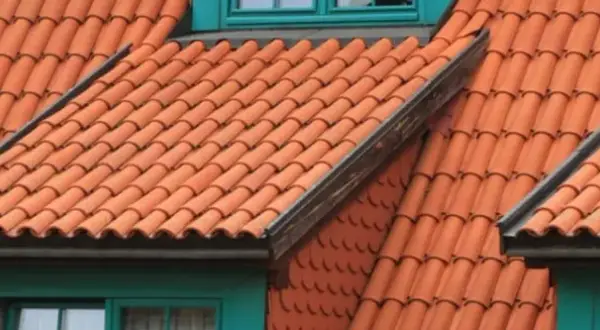 Ile zarabia dekarz za granicą? Zaskakujące różnice w wynagrodzeniach