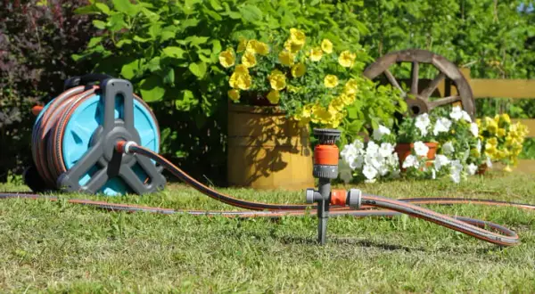 Niskie ciśnienie w zraszaczach: Jak zdiagnozować i naprawić problem?