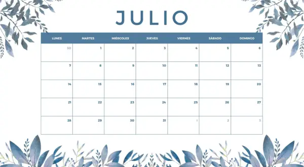 Calendario de julio con diseño floral azul. Planifica tus vacaciones de verano en este mes.
