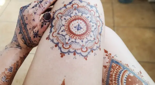 Henna na skórze? Zmyj ją szybko i bezpiecznie poradnik!