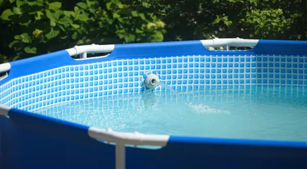 Swim spa: czy warto? Przewodnik po wyborze, kosztach i zaletach