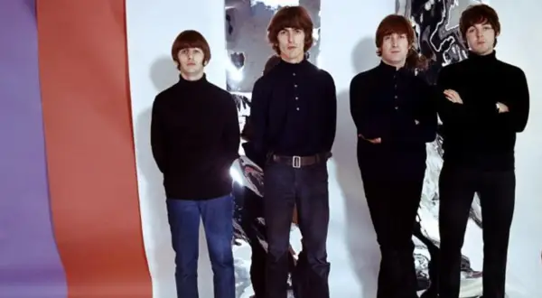 The Beatles w czarnych golfach i dżinsach. Ciekawe, czy wtedy wiedzieli, jak wielką legendą się staną?