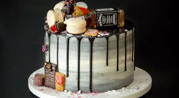 Tort z butelek alkoholu: Kompletny poradnik DIY. Zaskocz!