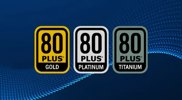 Drei Logos: 80 PLUS Gold, Platinum und Titanium. Diese Zertifizierung steht für hohe Energieeffizienz bei Netzteilen.