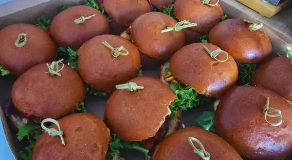 Milk Burger: Gdzie kupić? Sklepy, online, ceny i pomysły na deser