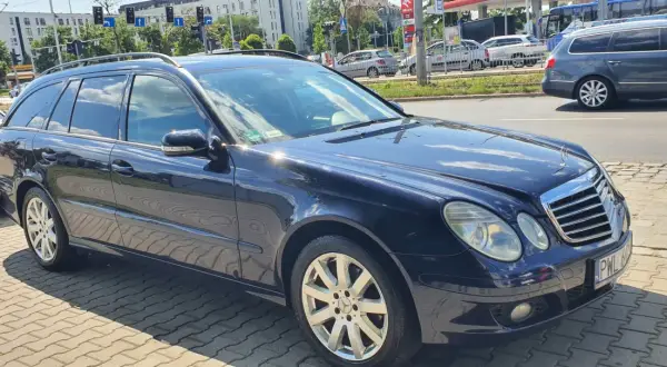 Mercedes-Benz E-Class: Kluczowe informacje, modele i ceny na rynku