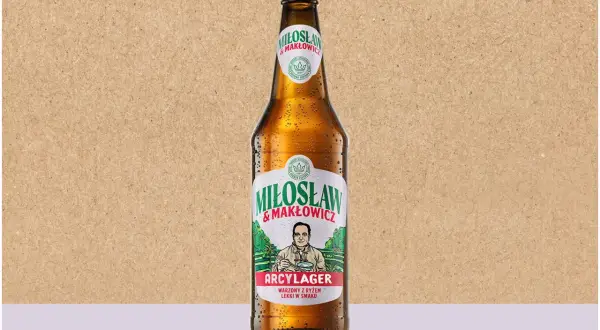 Szklana butelka piwa Miłosław & Makłowicz Arcy Lager, warzonego z ryżem, lekkiego w smaku.