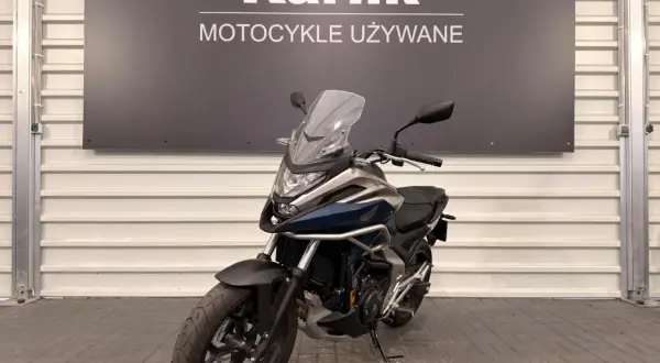 Motocykl Honda w salonie Karlik. Zastanawiasz się nad sprzedażą przed upływem 6 miesięcy?