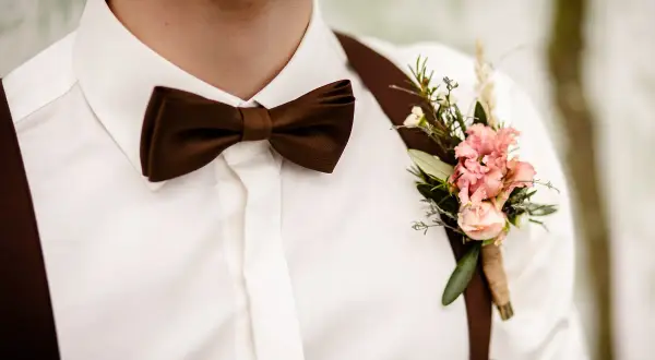 Jaką muszkę na wesele wybrać, aby wyglądać elegancko i stylowo?