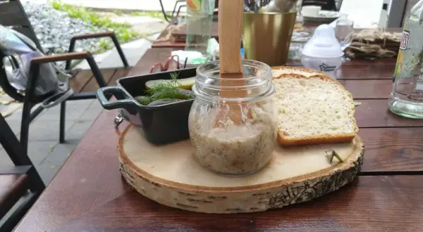 Gdzie zjeść w Bystrzycy Kłodzkiej? Najlepsze restauracje i smaki