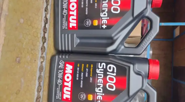 Motul 6100 Synergie+ 10W-40: Opinie, zastosowanie i czy warto kupić?