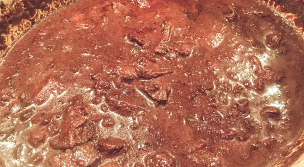 Hirschgulasch würzen: Die besten Gewürze für perfekten Wildgeschmack