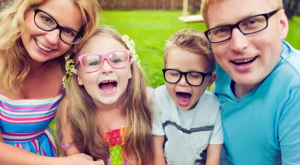 Fotochromy: szare czy brązowe? Wybierz idealne dla siebie!