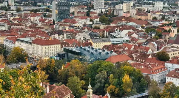 Graz: Odkryj niedocenioną perłę Austrii. Przewodnik po atrakcjach
