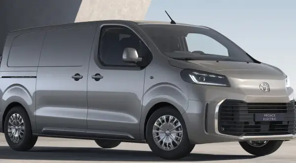 Nowy, elektryczny Toyota Proace Electric w kolorze szarym, gotowy do pracy.