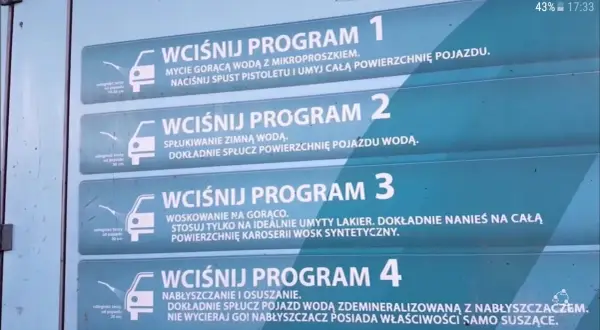 Jak umyć auto na myjni samoobsługowej? Lśniący lakier bez smug!