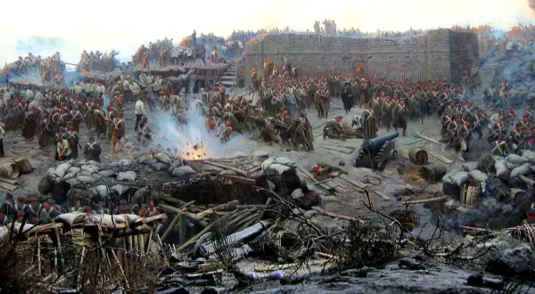 Soldater i strid vid en befästning under krimkriget 1853. Kanoner avfyras och rök stiger från striderna.