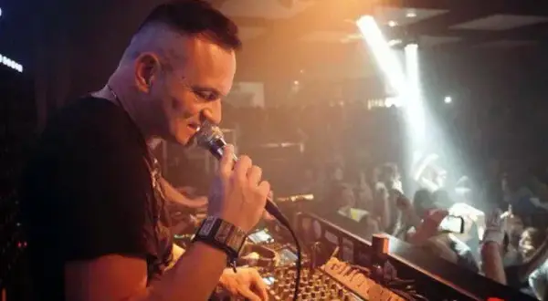 Ile bierze DJ Hazel za występ? Odkryj zaskakujące stawki!